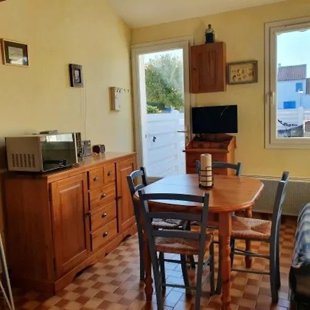 Maisonnette 4 Pers Proche Plage Avec Cour, Parking Prive, Animaux Admis Sur Demande - Fr-1-476-151 بيت للعطل لا فاوت سور مير
